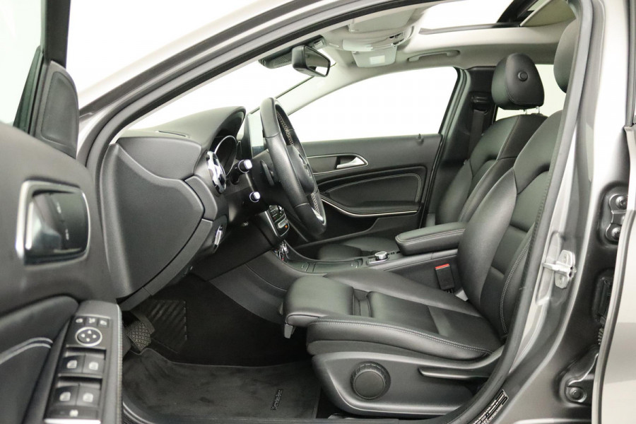Mercedes-Benz GLA 250 Premium Plus (PANORAMADAK, TREKHAAK, CLIMA, CAMERA, LED, LEDER, STOELVERWARMING, GOED ONDERHOUDEN)