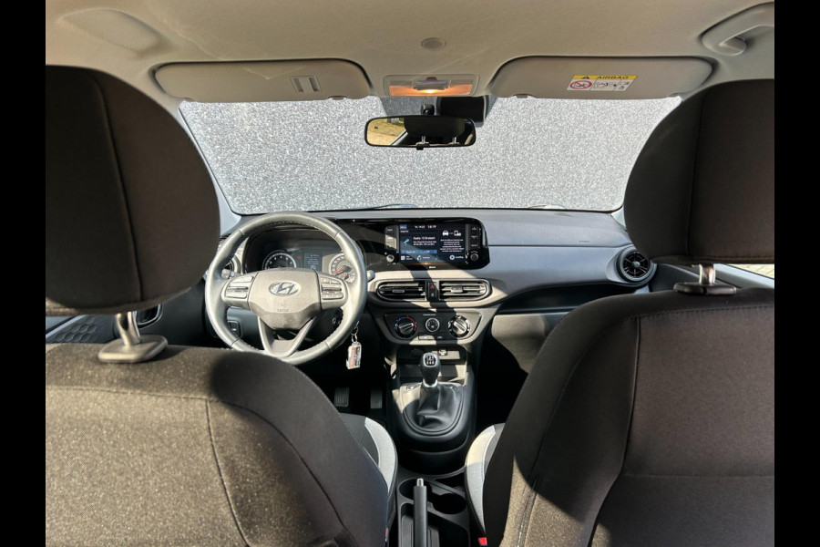 Hyundai i10 1.0 Premium | LUXE UITVOERING | CARPLAY | STOEL/STUUR VERWARMING | LIJNDETECTIE | APK T/M 14-2-2027 | BOVAG-GARANTIE