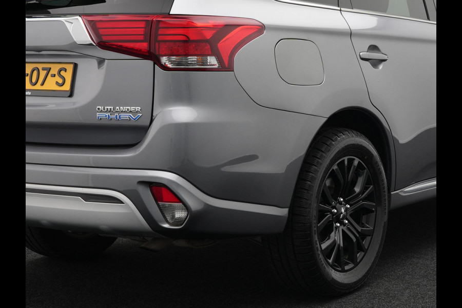 Mitsubishi Outlander 2.4 Intense Plug in Hybrid 225pk PHEV | Alcantara Sportstoelen | Apple Carplay | Camera | Cruise Control | Climate Control | Stoelverwarming | DAB |