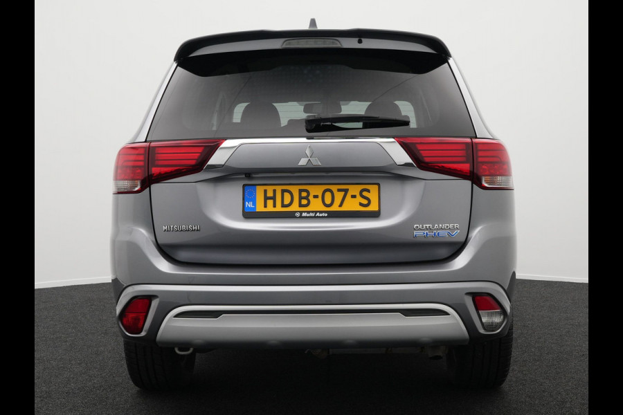 Mitsubishi Outlander 2.4 Intense Plug in Hybrid 225pk PHEV | Alcantara Sportstoelen | Apple Carplay | Camera | Cruise Control | Climate Control | Stoelverwarming | DAB |