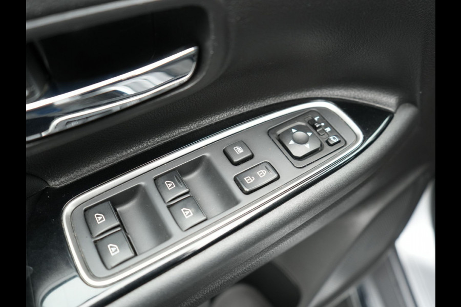 Mitsubishi Outlander 2.4 Intense Plug in Hybrid 225pk PHEV | Alcantara Sportstoelen | Apple Carplay | Camera | Cruise Control | Climate Control | Stoelverwarming | DAB |