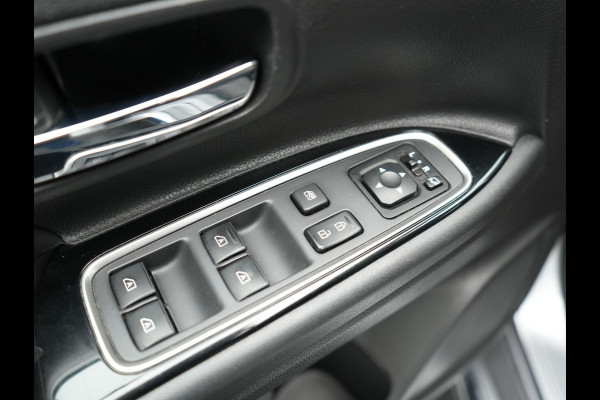 Mitsubishi Outlander 2.4 Intense Plug in Hybrid 225pk PHEV | Alcantara Sportstoelen | Apple Carplay | Camera | Cruise Control | Climate Control | Stoelverwarming | DAB |
