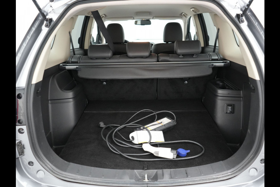Mitsubishi Outlander 2.4 Intense Plug in Hybrid 225pk PHEV | Alcantara Sportstoelen | Apple Carplay | Camera | Cruise Control | Climate Control | Stoelverwarming | DAB |