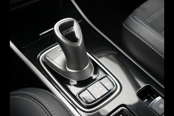 Mitsubishi Outlander 2.4 Intense Plug in Hybrid 225pk PHEV | Alcantara Sportstoelen | Apple Carplay | Camera | Cruise Control | Climate Control | Stoelverwarming | DAB |
