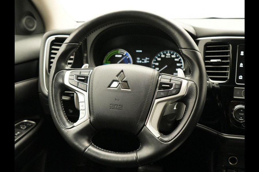 Mitsubishi Outlander 2.4 Intense Plug in Hybrid 225pk PHEV | Alcantara Sportstoelen | Apple Carplay | Camera | Cruise Control | Climate Control | Stoelverwarming | DAB |