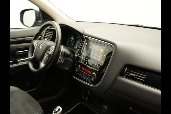 Mitsubishi Outlander 2.4 Intense Plug in Hybrid 225pk PHEV | Alcantara Sportstoelen | Apple Carplay | Camera | Cruise Control | Climate Control | Stoelverwarming | DAB |