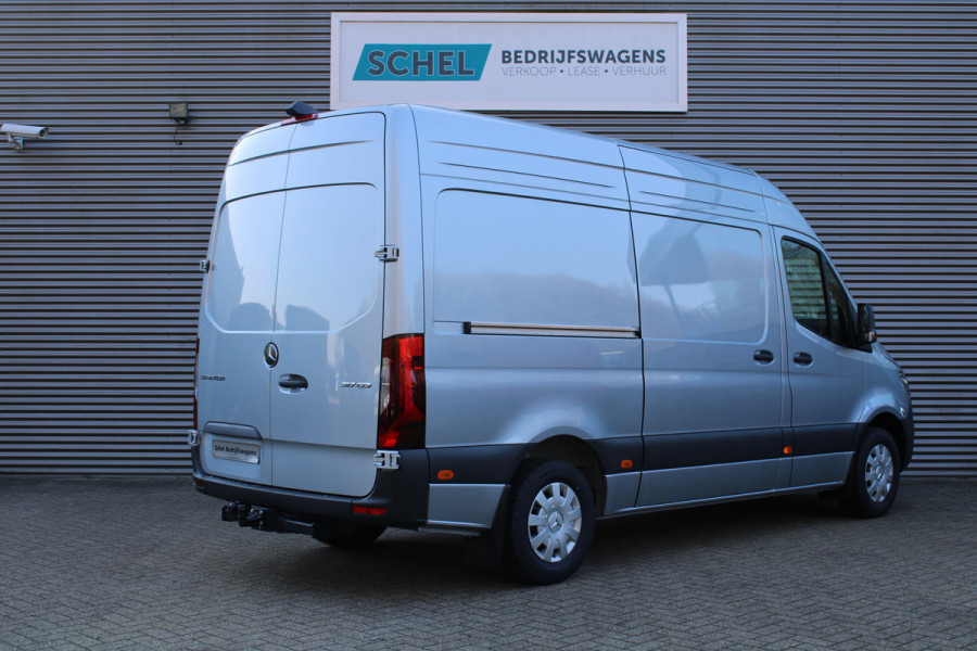 Mercedes-Benz Sprinter 317CDI L2H2 Select - LED - Mbux 10 - 3.5t Trekhaak - Geveerde Stoel - Betimmering - Camera - Carplay - Bind spot - Cruise - Rijk