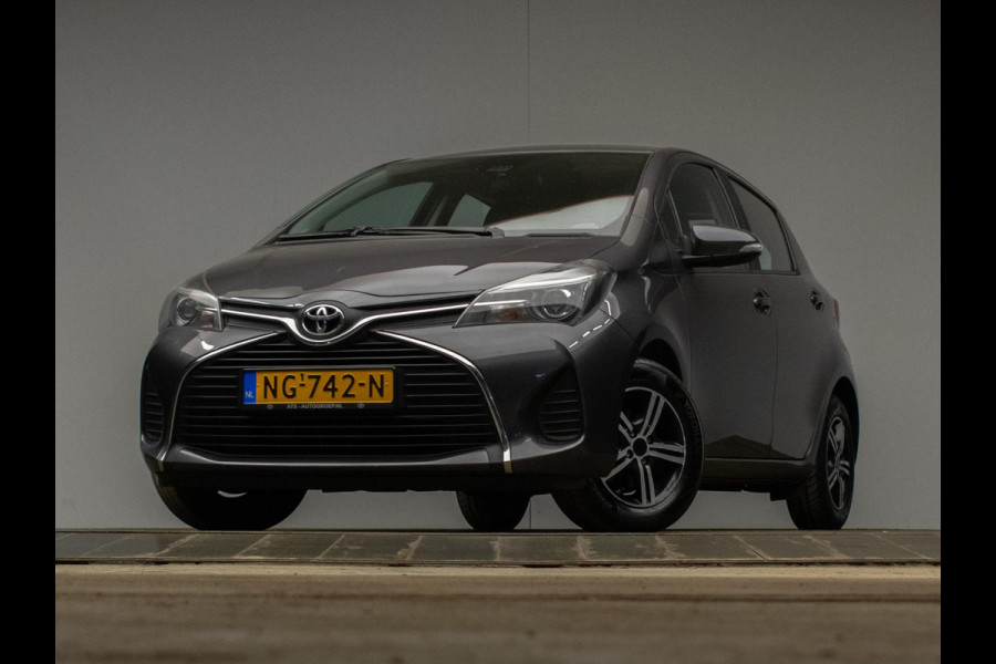 Toyota Yaris 1.0 VVT-i Trend Sport (BLUETOOTH,NAVI,LED,LEDER,LANE ASSIST,CLIMATE,LM VELGEN,SPORTSTOELEN,NIEUWE APK,NETTE STAAT)