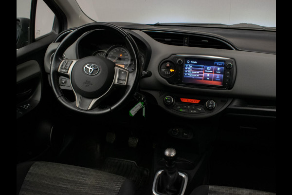 Toyota Yaris 1.0 VVT-i Trend Sport (BLUETOOTH,NAVI,LED,LEDER,LANE ASSIST,CLIMATE,LM VELGEN,SPORTSTOELEN,NIEUWE APK,NETTE STAAT)