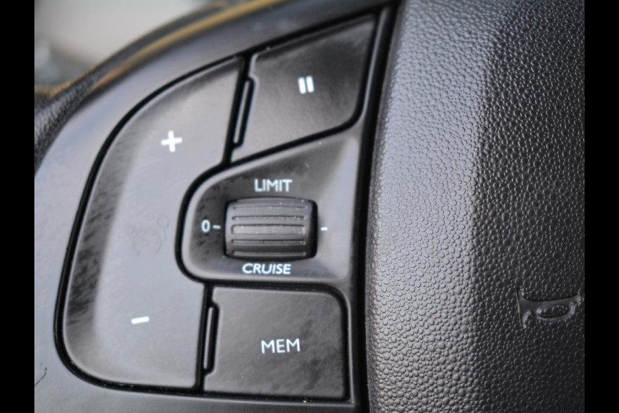 Citroën C4 Cactus 1.2 Shine | Navigatie | Achteruitrijcamera |