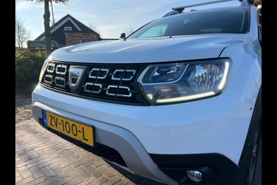 Dacia Duster 1.6 SCe Prestige | Unieke bedrijfswagen | 4X4 | Camera | Trekhaak | Stoelverwarming |