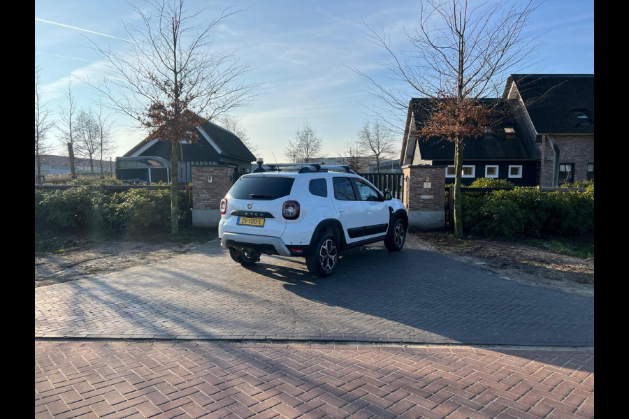 Dacia Duster 1.6 SCe Prestige | Unieke bedrijfswagen | 4X4 | Camera | Trekhaak | Stoelverwarming |