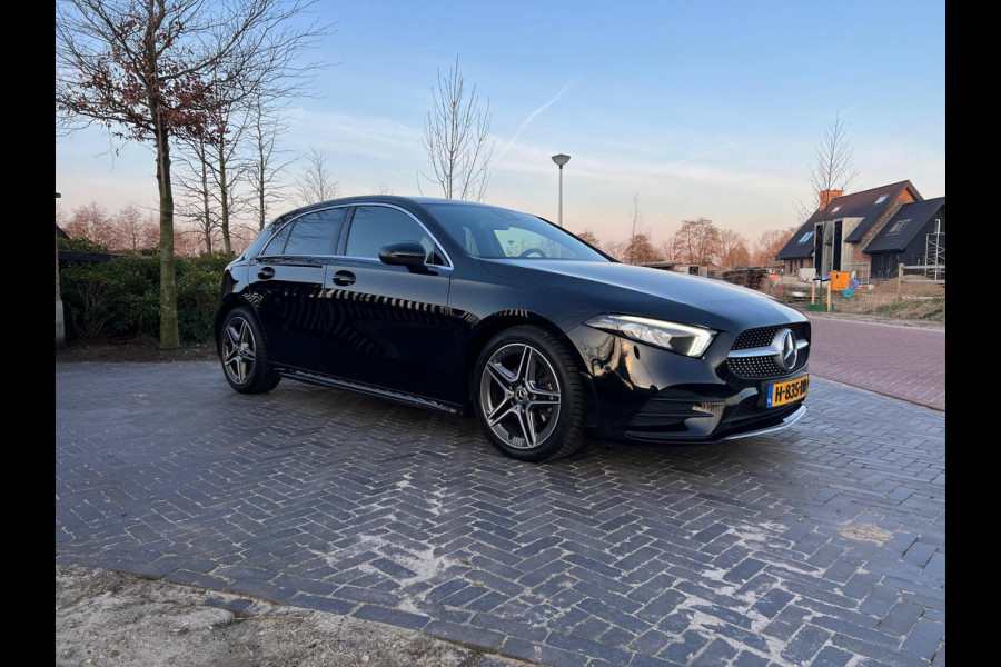 Mercedes-Benz A-Klasse 180 Business Solution AMG Widescreen | Stoelverwarming | Camera | NL-Auto |