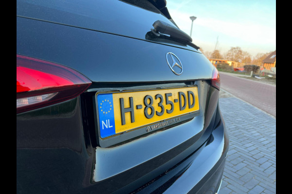 Mercedes-Benz A-Klasse 180 Business Solution AMG Widescreen | Stoelverwarming | Camera | NL-Auto |