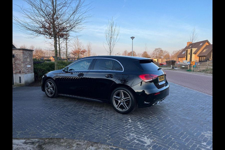 Mercedes-Benz A-Klasse 180 Business Solution AMG Widescreen | Stoelverwarming | Camera | NL-Auto |