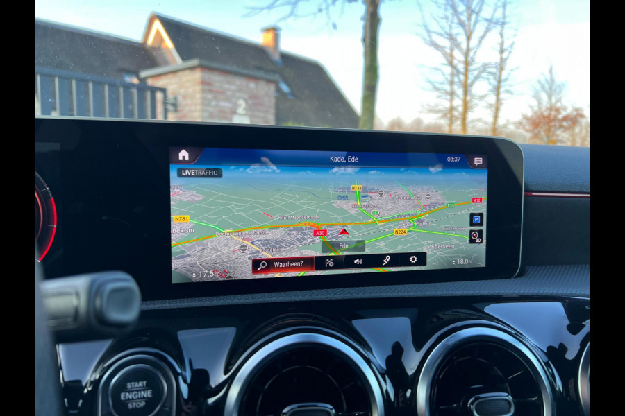 Mercedes-Benz A-Klasse 180 Business Solution AMG Widescreen | Stoelverwarming | Camera | NL-Auto |