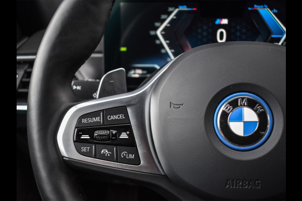 BMW 3-serie 330e xDrive M-SPORT | ELEKTR. VERST. STOELEN | ACTIVE CRUISE CONTROL | HARMAN KARDON | STOEL- EN STUURVERWARMING | AMBIENT VERLI