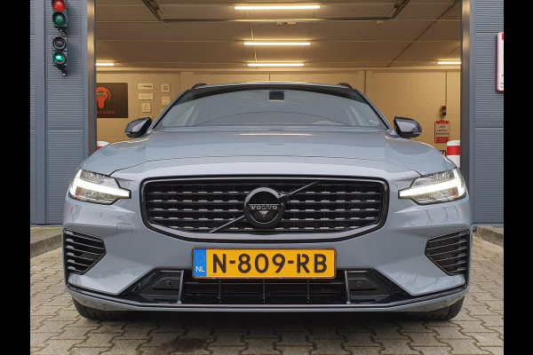 Volvo V60 2.0 T8 Recharge AWD R-Design - 1 JR GARANTIE / EXTRA SET / TREKHAAK / PANO / 360CAM / H-K / LEDER+MEMORY / VOORRUITVERW!