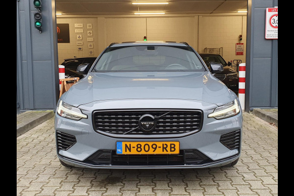 Volvo V60 2.0 T8 Recharge AWD R-Design - 1 JR GARANTIE / EXTRA SET / TREKHAAK / PANO / 360CAM / H-K / LEDER+MEMORY / VOORRUITVERW!