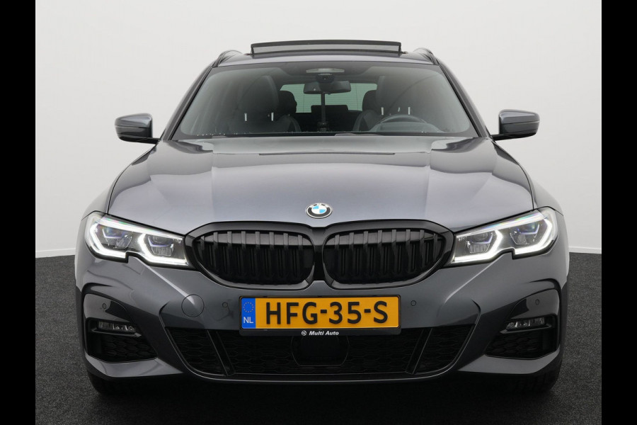 BMW 3 Serie Touring 330e Plug in Hybrid M-Sport PHEV | Panodak  | Adaptive Cruise | Camera | Carplay | Sfeerverlichting | Laser LED | Head-up Display |