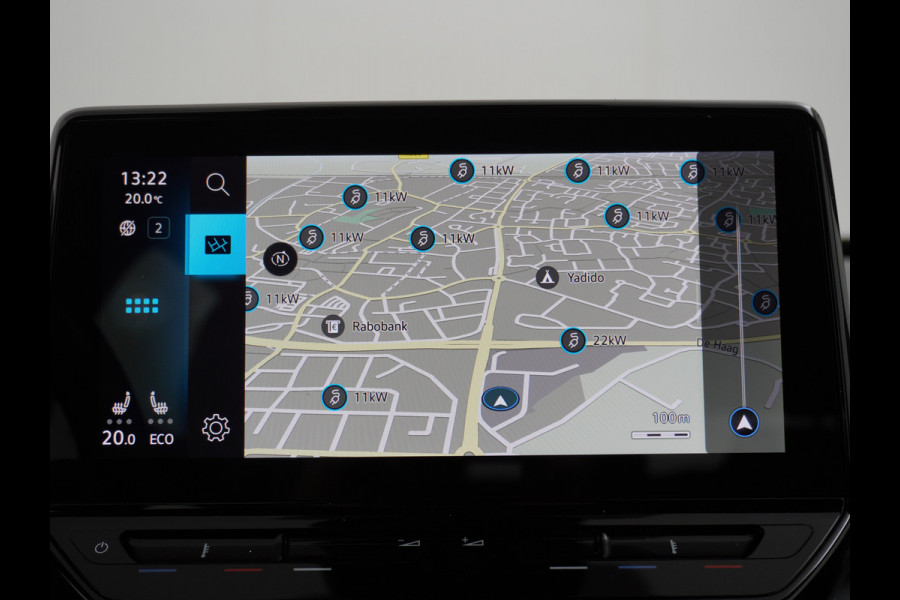 Volkswagen ID.3 First 58kWh Trekhaak Adaptive CruiseC Navi Ecc Keyless Apple Carplay Android 18" Stoel-Stuurverwarming Verkeersbord detectie Dab Led Bluetooth LmvRegen-Lichtsensor Wifi Rijstrooksensor met correctie Accu garantie 160.000 / 27-10-2028