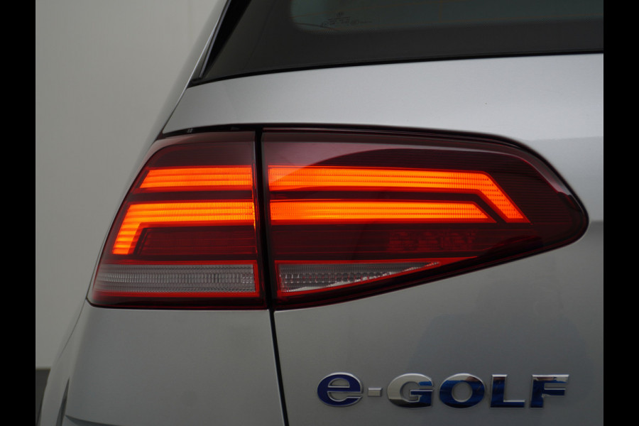 Volkswagen e-Golf AUT Adaptieve Cruise Warmtepomp App-Connect Apple Carplay Android Auto Climatronic Stoel+Ruitverwarming DAB+ Led Winterpakket  Licht/Regensensor Pdc App-Connect Lmv 17" E-DITION 136PK 290NM Koppel slechts 49.000km