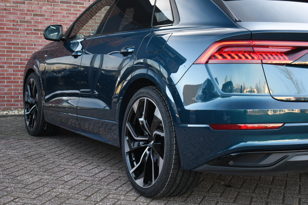 Audi Q8 55 TFSI e quattro S-Line S-zetels Pano 23inch Trekh B&O ACC Softclose