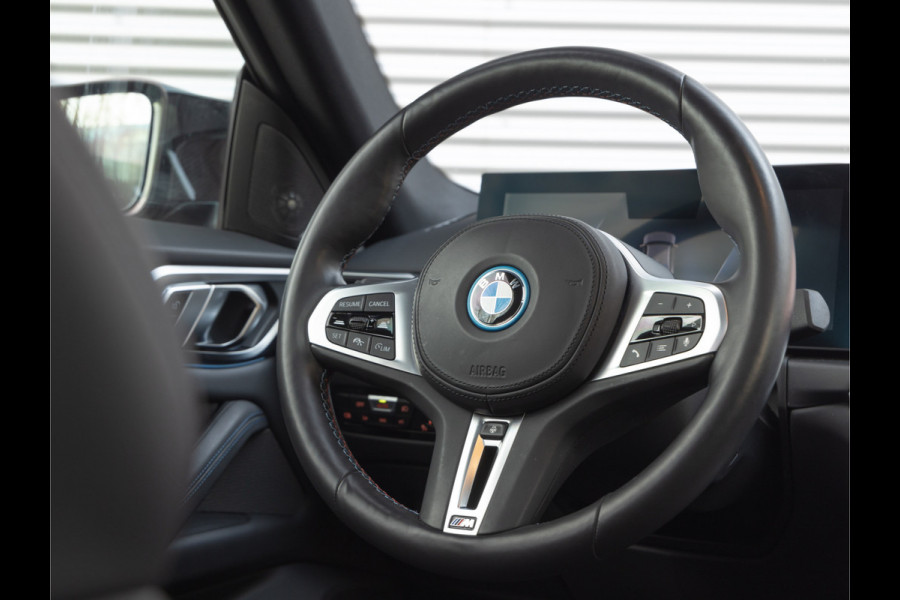 BMW i4 M50 M-Sport Pro - Schuifdak - M-Sportzetels - ACC - Trekhaak - Harman Kardon