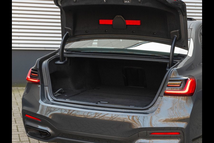 BMW 7 Serie 745e High Executive - M-Sport - Dak - Active Steering - Stoelventilatie