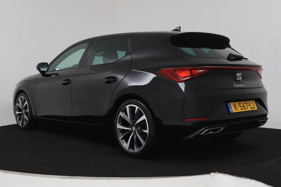 Seat Leon 1.5 eTSI FR Launch Edition (VIRTUAL, STUURVERWARMING, SFEERVERLICHTING, CAMERA, ADAPTIVE CRUISE, 1e EIGENAAR)