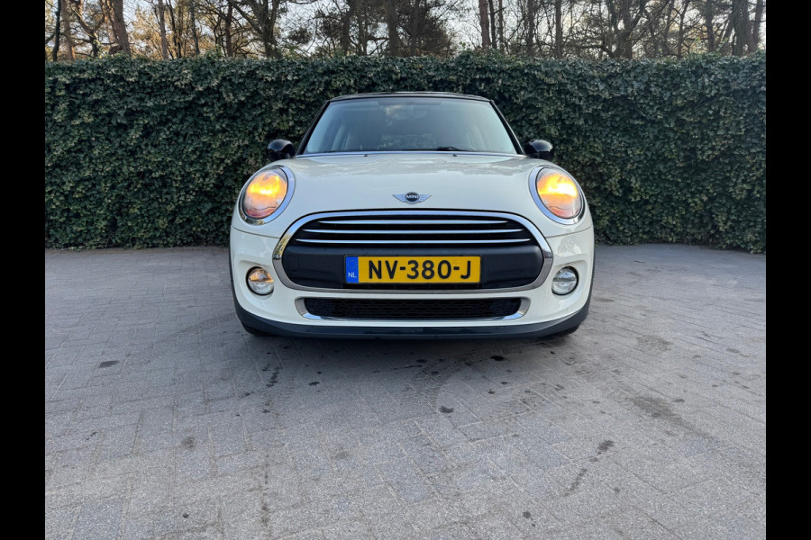 MINI One 1.2 102pk Cooper Business | Org NL | Navi | Airco | Zwarte wielen