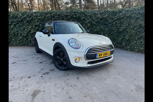 MINI One 1.2 102pk Cooper Business | Org NL | Navi | Airco | Zwarte wielen