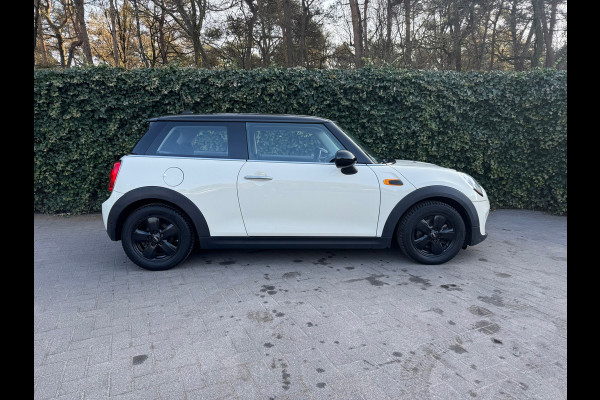 MINI One 1.2 102pk Cooper Business | Org NL | Navi | Airco | Zwarte wielen