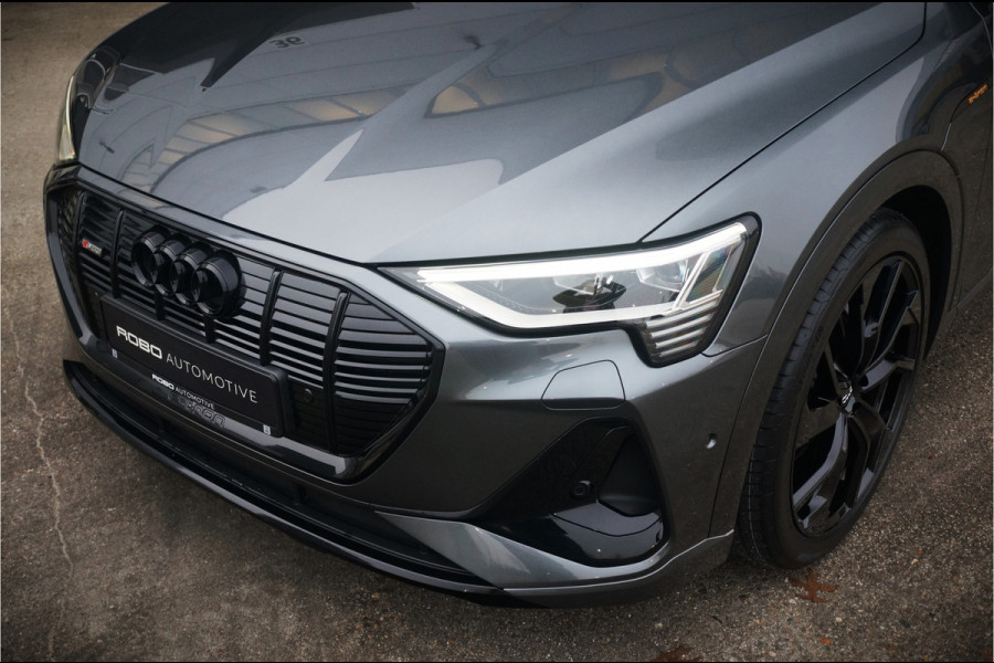 Audi e-tron e-tron 50 quattro S edition Black 71 kWh | S-Line | Panoramadak | Memory Seats | Trekhaak | Luchtvering | Adaptive Cruise Control | Camera | Keyless | Matrix LED | Leder | Stoelverwarming | NAP | BTW