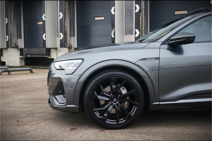 Audi e-tron e-tron 50 quattro S edition Black 71 kWh | S-Line | Panoramadak | Memory Seats | Trekhaak | Luchtvering | Adaptive Cruise Control | Camera | Keyless | Matrix LED | Leder | Stoelverwarming | NAP | BTW