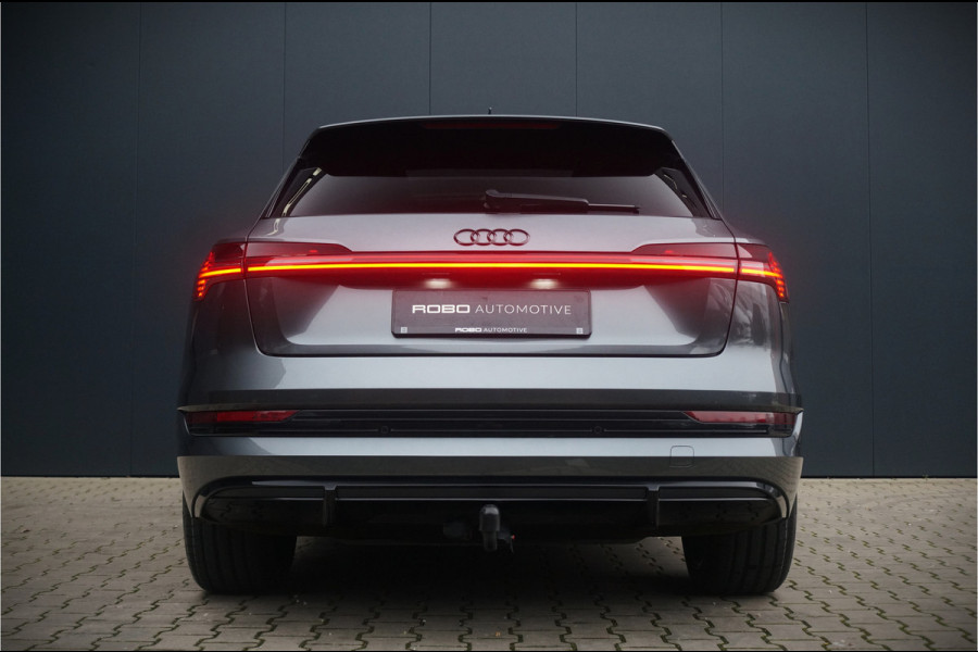 Audi e-tron e-tron 50 quattro S edition Black 71 kWh | S-Line | Panoramadak | Memory Seats | Trekhaak | Luchtvering | Adaptive Cruise Control | Camera | Keyless | Matrix LED | Leder | Stoelverwarming | NAP | BTW