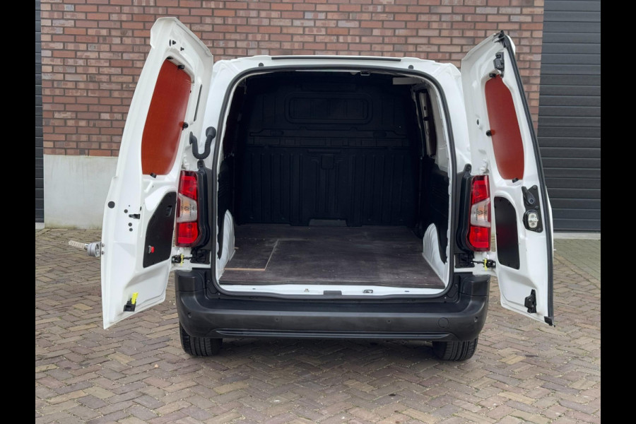 Opel Combo 1.5D L2H1 Edition / 100 PK / Navigatie + Camera / Cruise Control / Parkeersensoren / Gatelock / 1e Eigenaar