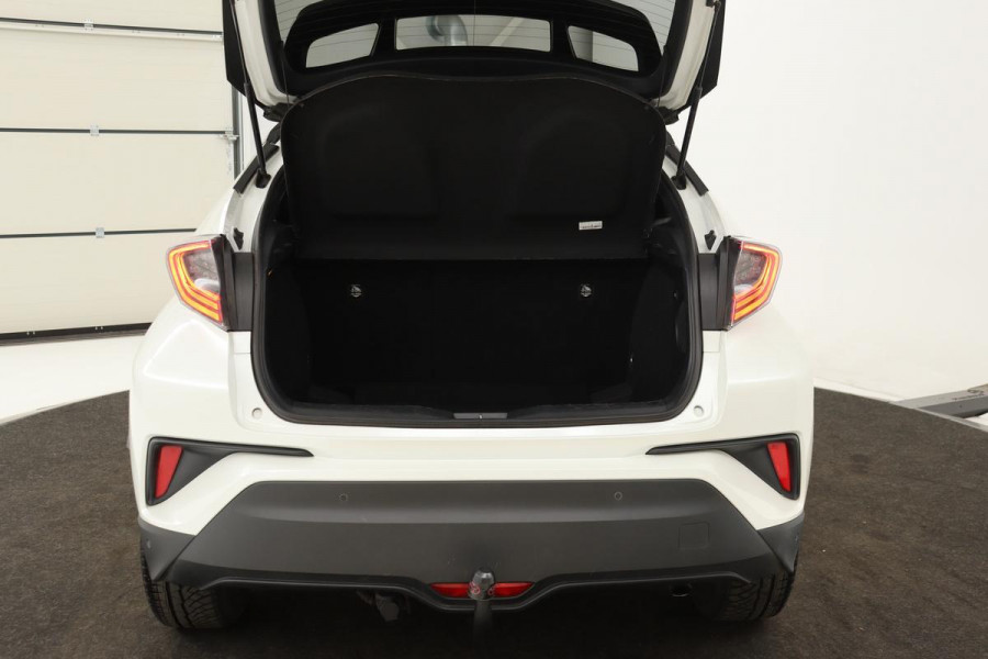 Toyota C-HR 1.8 Hybrid Style | Stoelverwarming | Trekhaak | Adaptive cruise | JBL Sound | Camera | Navigatie | Keyless | Dodehoek detectie