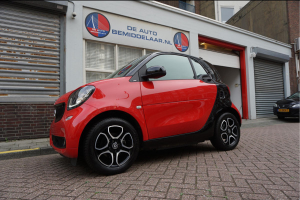 Smart Fortwo EQ prime 18 kWh | Leer | Navi | Verwarmd stuurwiel | Stoelverwarming | Cruise control | LED pakket | 15inch sportvelgen | Touchscreen Full Map Navigatie | BlueTooth interface | Mirrorlink/ Android Auto | Achteruitrijcamera | Parkeersensoren |