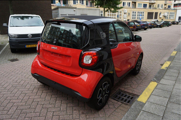 Smart Fortwo EQ prime 18 kWh | Leer | Navi | Verwarmd stuurwiel | Stoelverwarming | Cruise control | LED pakket | 15inch sportvelgen | Touchscreen Full Map Navigatie | BlueTooth interface | Mirrorlink/ Android Auto | Achteruitrijcamera | Parkeersensoren |