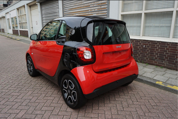 Smart Fortwo EQ prime 18 kWh | Leer | Navi | Verwarmd stuurwiel | Stoelverwarming | Cruise control | LED pakket | 15inch sportvelgen | Touchscreen Full Map Navigatie | BlueTooth interface | Mirrorlink/ Android Auto | Achteruitrijcamera | Parkeersensoren |