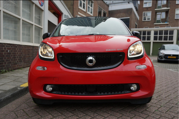 Smart Fortwo electric drive prime | LEER | NAVI | Verwarmd stuurwiel | Stoelverwarming |  Stoelverwarming | Cruise control | LED pakket | 15inch sportvelgen | Touchscreen Full Map Navigatie | BlueTooth interface | Mirrorlink/ Android Auto | Achteruitrijcamera | Parkeersensoren