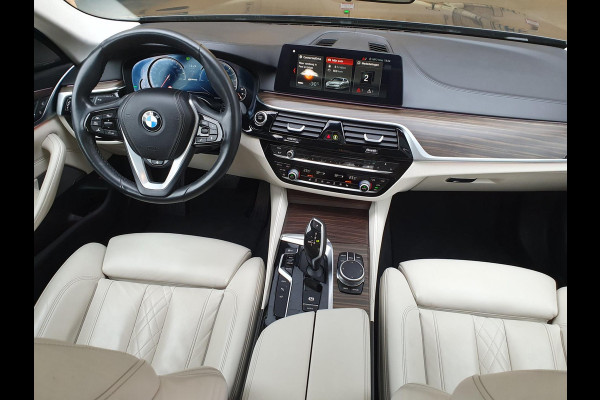 BMW 5 Serie 530e iPerformance High Executive / M-SPORT / SCHUIF-KANTELDAK / STUURVERW. / WIRELESS CHARG. / 360CAM / ACC / NAPPA !