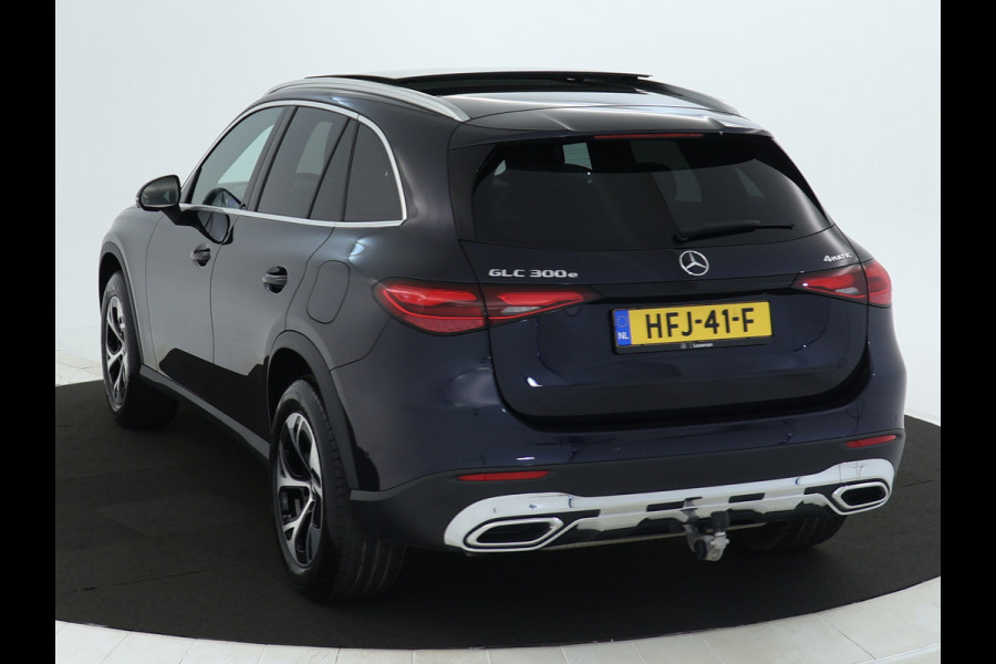 Mercedes-Benz GLC 300 e 4MATIC Plug-In Hybride | Trekhaak | Panorama Schuif-Kanteldak | 360° camera | Distronic | Memoryseats | Inclusief 24 maanden MB Certified garantie voor Europa.