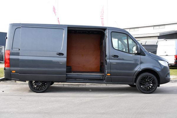 Mercedes-Benz Sprinter 316 2.2 CDI L2H1 PB Edition Adaptieve Cruise, 3500KG Trekhaak, Carplay, 164PK, Automaat, Multimedia, Dodehoek, Mbux, UNIEK!