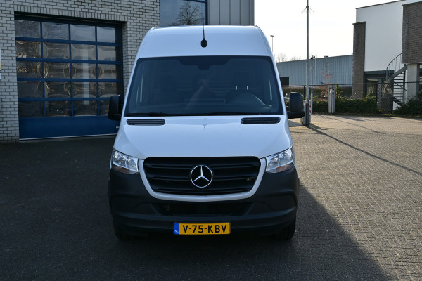 Mercedes-Benz Sprinter 317 CDI L2H2 RWD MBUX met camera en parkeersensoren