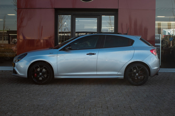 Alfa Romeo Giulietta 1.4 Turbo Sport | Panoramadak | Camera | 18" Velgen