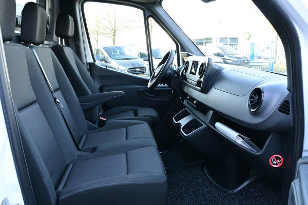 Mercedes-Benz Sprinter 317 CDI L2H2 RWD MBUX met camera en parkeersensoren