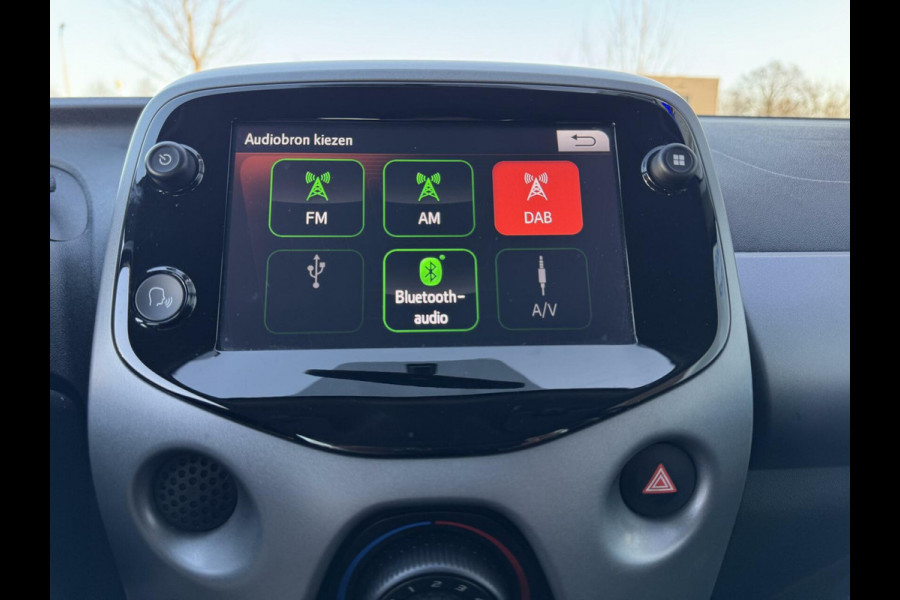 Toyota Aygo 1.0 VVT-i x-play 72 pk Automaat/CarPlay/Sportvelg/Garantie