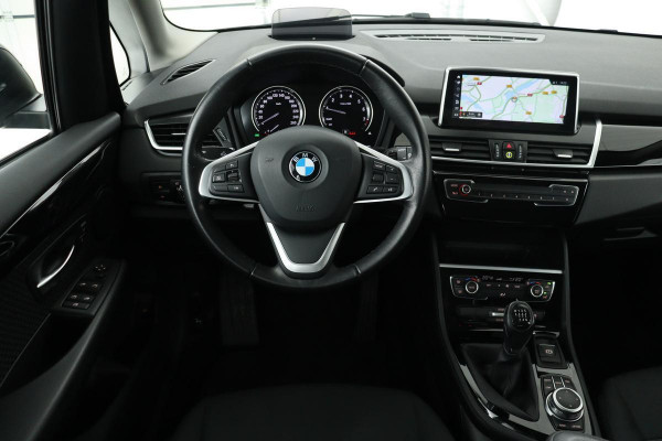 BMW 2 Serie Active Tourer 218i Business Edition | Head-Up | Full LED | Navigatie | Climate control | PDC | Chrome Line | Cruise control | Bluetooth | DAB